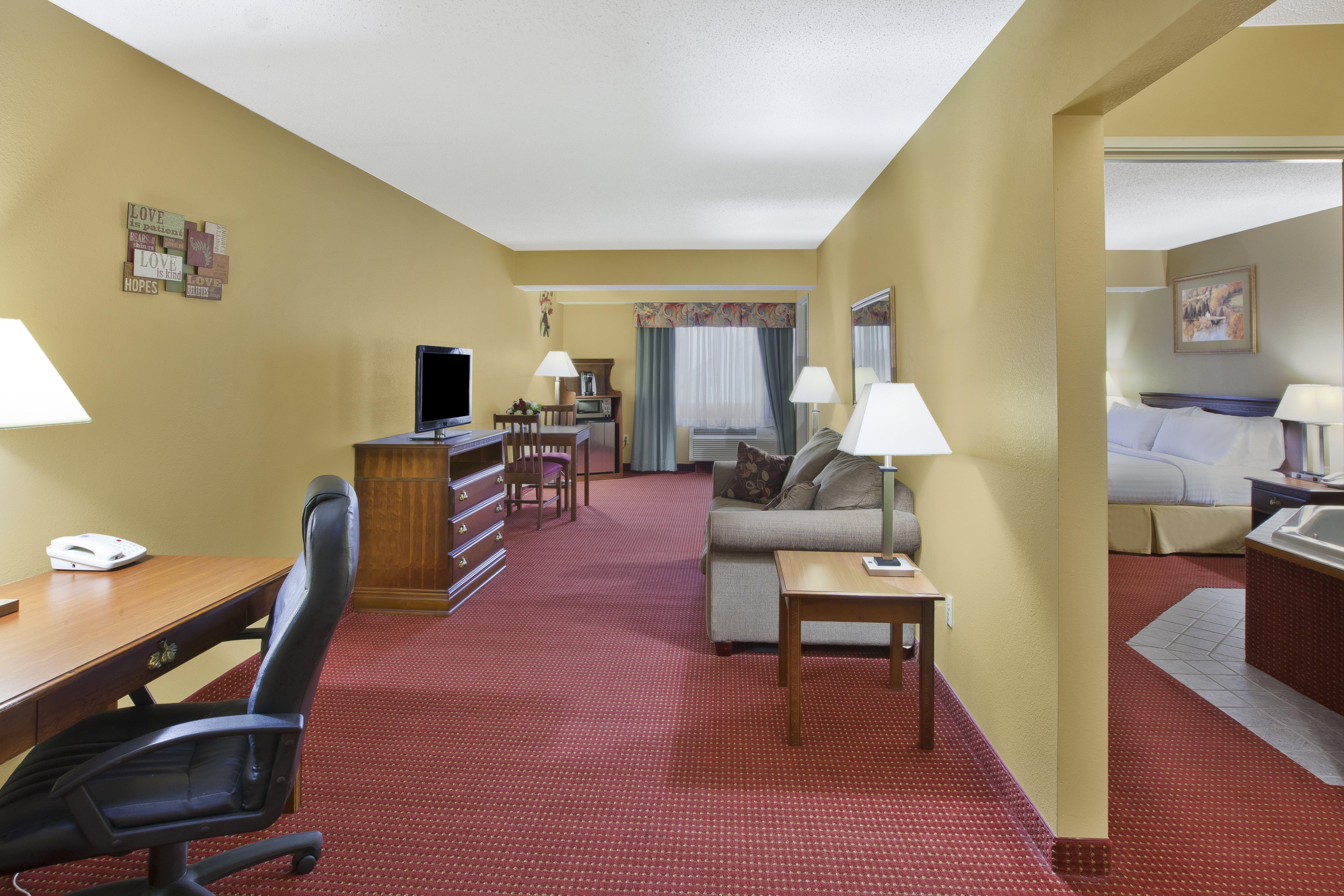 Holiday Inn Express Irwin Pa Tpk Exit 67 By Ihg Exterior photo