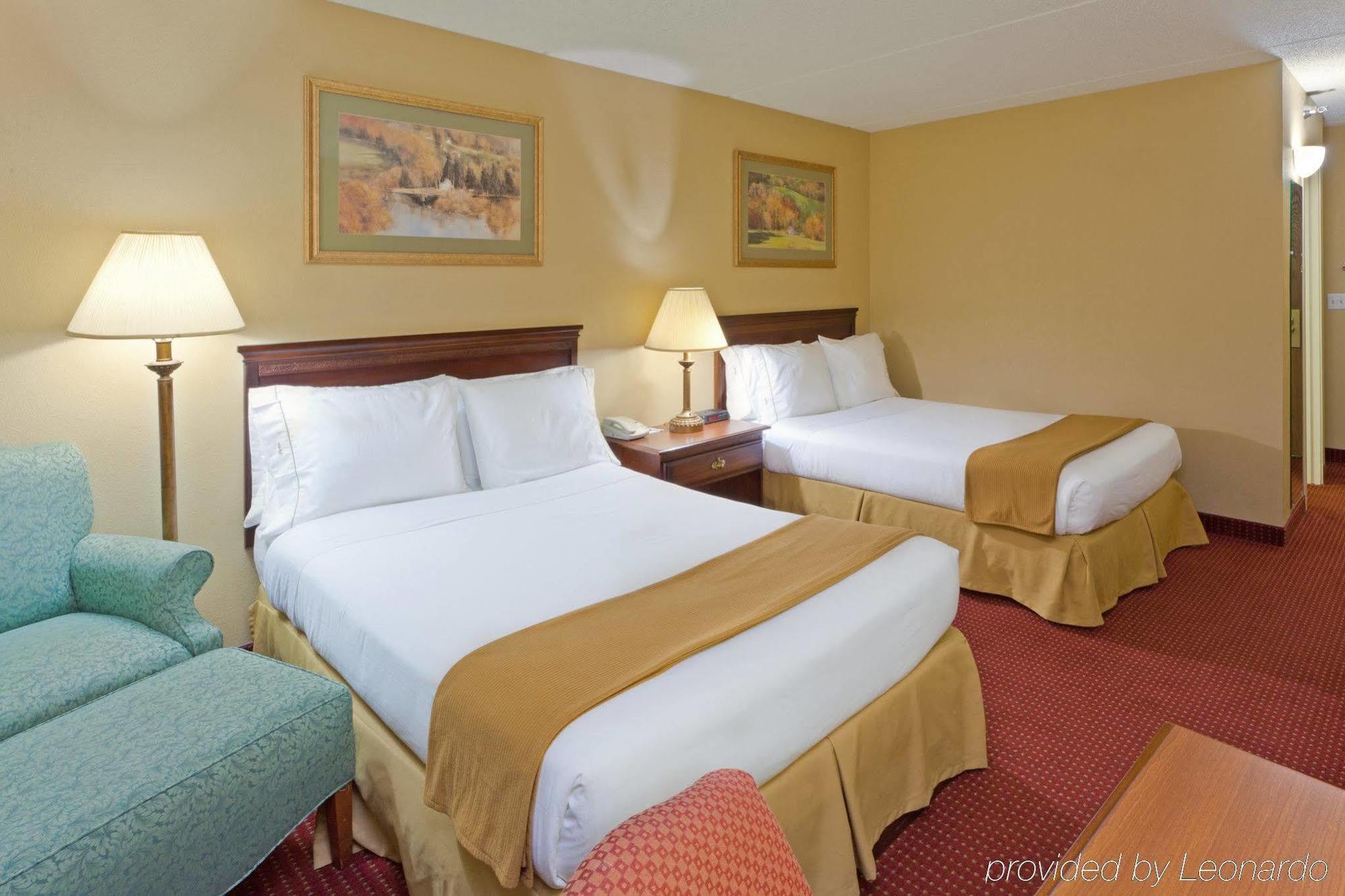 Holiday Inn Express Irwin Pa Tpk Exit 67 By Ihg Exterior photo