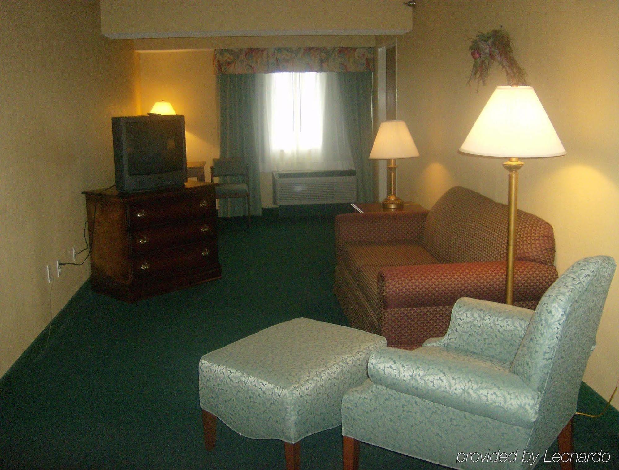 Holiday Inn Express Irwin Pa Tpk Exit 67 By Ihg Room photo