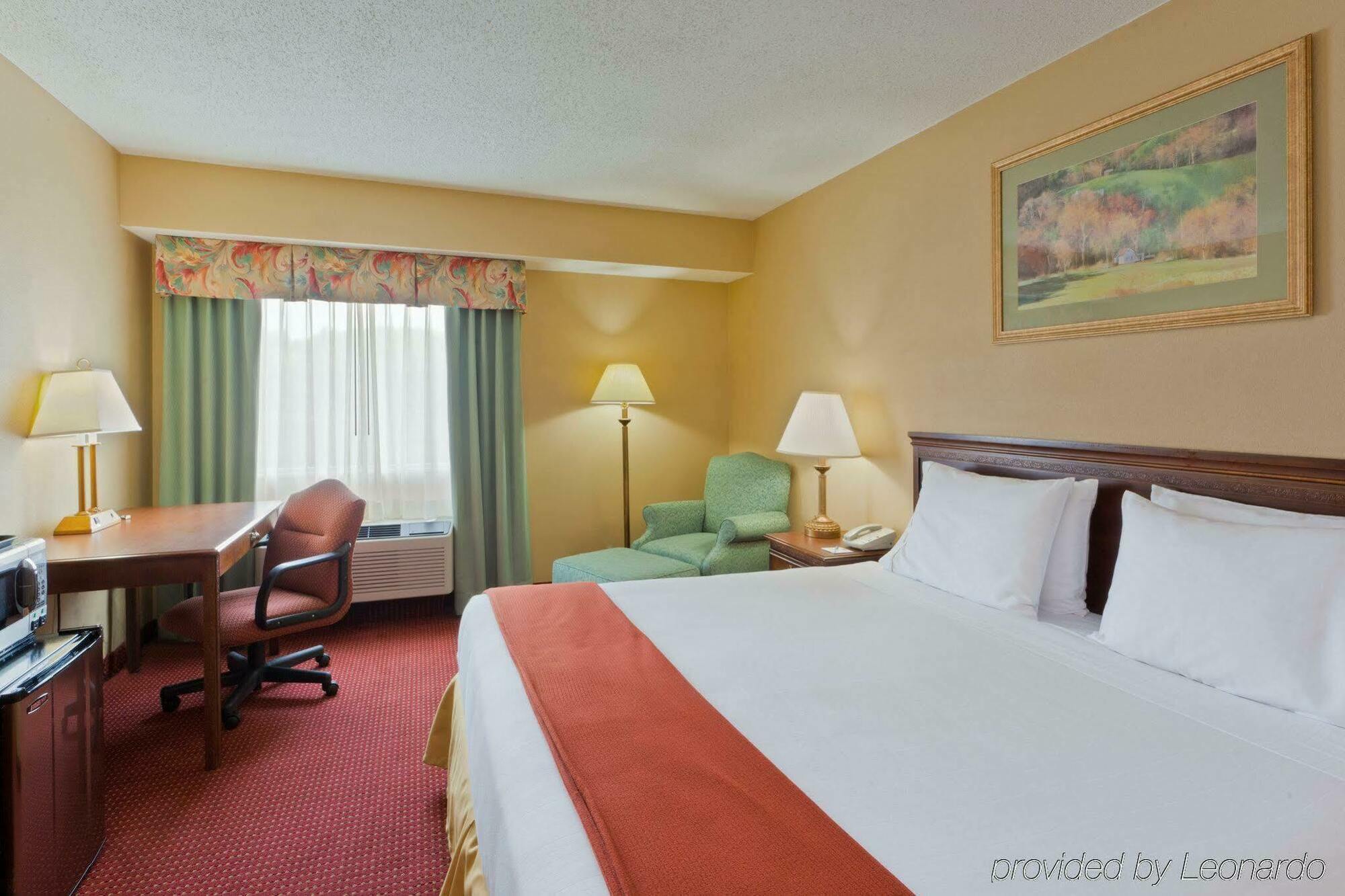 Holiday Inn Express Irwin Pa Tpk Exit 67 By Ihg Exterior photo